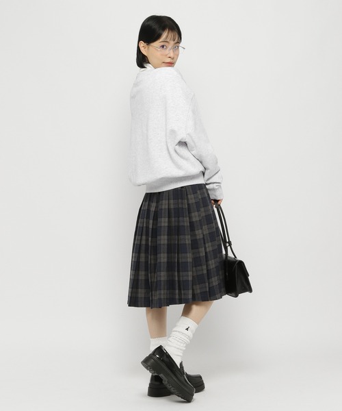 AMESWORLDWIDE(アメスワールドワイド)の「【UNISEX】AMES WORLDWIDE/デニムロゴプルオーバー(ウラケ)(スウェット・レディース・ライトグレー/ブラック・SMALL/MEDIUM/LARGE)」の9枚目の写真