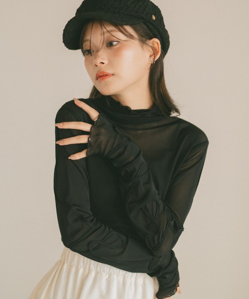 VANNIE U(ヴァニーユー)の「コード刺繍シアートップス/前後2WAY(Tシャツ/カットソー・レディース・チャコールグレー/アイボリー/ブラック・FREE)」の2枚目の写真