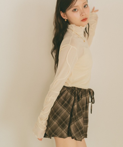 VANNIE U(ヴァニーユー)の「コード刺繍シアートップス/前後2WAY(Tシャツ/カットソー・レディース・チャコールグレー/アイボリー/ブラック・FREE)」の7枚目の写真
