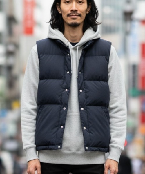 Crescent Down Works(クレセントダウンワークス)の「【Crescent Down Works/クレセントダウンワークス】crescent Italian Vest(Shell: 60/40 Cotton/Nylon) ダウンベスト(ダウンベスト・メンズ・ベージュ/ブラック・LARGE/X-LARGE/MEDIUM)」の2枚目の写真
