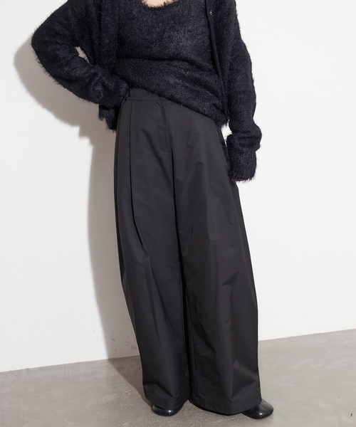 AMOMENTO(アモーメント)の「【AMOMENTO / アモーメント】TWO TUCK BALLOON PANTS AM24FWW12PT(その他パンツ・レディース・ブラック・SMALL)」の2枚目の写真