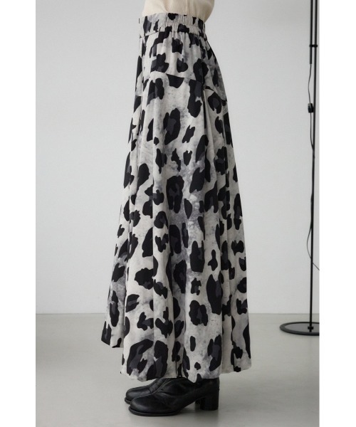 AZUL by moussy(アズールバイマウジー)の「ボリュームバルーンスカート(スカート・レディース・ブラウン系その他/ブラック系その他/アイボリー/ブラック/ホワイト系その他・SMALL/MEDIUM)」の10枚目の写真