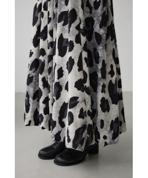 AZUL by moussy(アズールバイマウジー)の「ボリュームバルーンスカート(スカート・レディース・ブラウン系その他/ブラック系その他/アイボリー/ブラック/ホワイト系その他・SMALL/MEDIUM)」の15枚目の写真