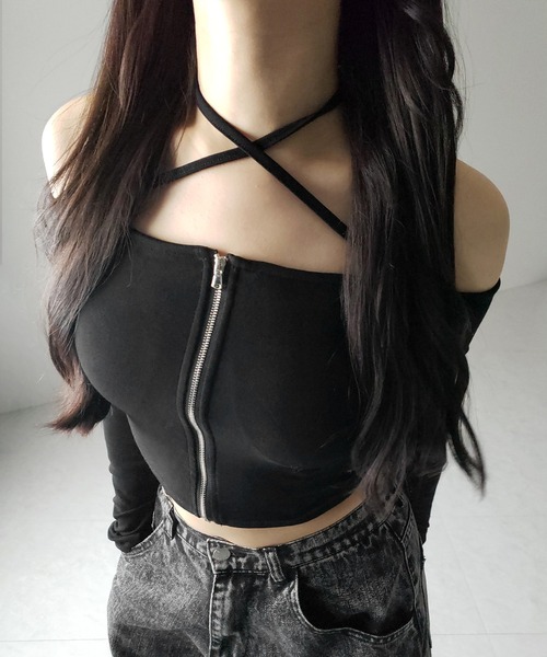 me+em select(ミームセレクト)の「【 3color / カップ付 】フロントジップクロスストラップオフショルトップス / front zip cross straps off-shoulder tops(Tシャツ/カットソー・レディース・ホワイト/グレー/ブラック・FREE)」の5枚目の写真
