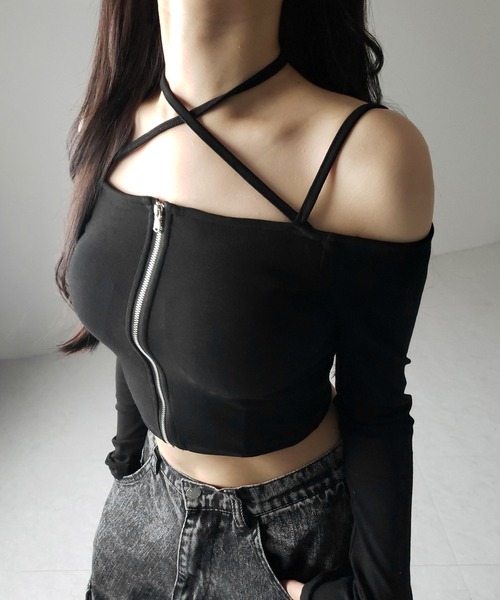 me+em select(ミームセレクト)の「【 3color / カップ付 】フロントジップクロスストラップオフショルトップス / front zip cross straps off-shoulder tops(Tシャツ/カットソー・レディース・ホワイト/グレー/ブラック・FREE)」の6枚目の写真