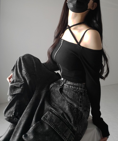 me+em select(ミームセレクト)の「【 3color / カップ付 】フロントジップクロスストラップオフショルトップス / front zip cross straps off-shoulder tops(Tシャツ/カットソー・レディース・ホワイト/グレー/ブラック・FREE)」の8枚目の写真