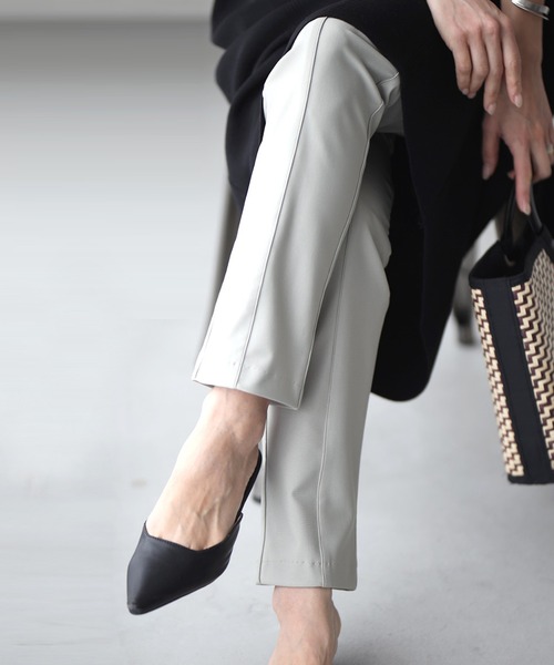 Ehre style(エーレスタイル)の「40代のブーツ用パンツ超ストレッチ!(その他パンツ・レディース・ブラック/グレイッシュベージュ・FREE)」の2枚目の写真