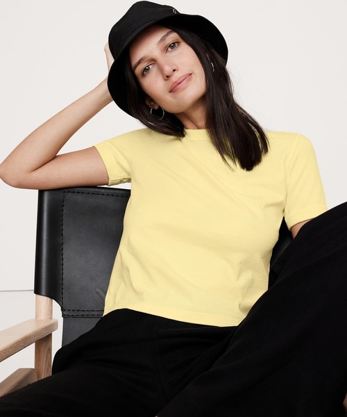 Banana Republic(バナナリパブリック)の「ライトウェイト コットン クルーネックTシャツ(Tシャツ/カットソー・レディース・イエロー系その他/ブラック/ホワイト/マルチ/ブルー/オフホワイト/ライトブラック/ネイビー・S/L/M/XS)」の7枚目の写真