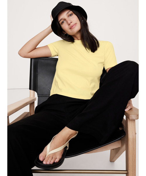 Banana Republic(バナナリパブリック)の「ライトウェイト コットン クルーネックTシャツ(Tシャツ/カットソー・レディース・イエロー系その他/ブラック/ホワイト/マルチ/ブルー/オフホワイト/ライトブラック/ネイビー・S/L/M/XS)」の10枚目の写真