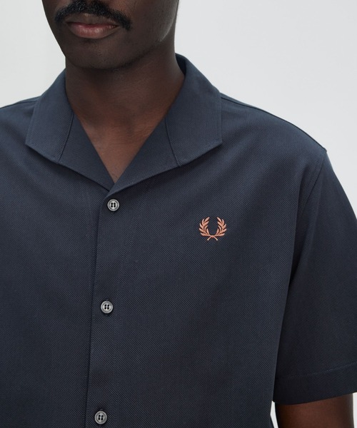 FRED PERRY（フレッドペリー）の「Mesh Button Through Shirt／メッシュボタンスルーシャツ（シャツ/ブラウス・メンズ・ネイビー/ブラック・M/L）」の4枚目の写真
