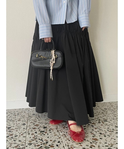 【LILY BROWN】ボリュームタフタロングスカート 新品 LILY BROWN（リリーブラウン）の「ボリュームタフタロング