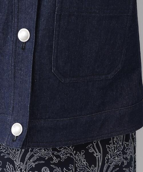 LAURA ASHLEY（ローラアシュレイ）の「【洗える/コットン100%/ポケット付き】ノーカラーデニムジャケット（デニムジャケット・レディース・ネイビー・40/38）」の11枚目の写真