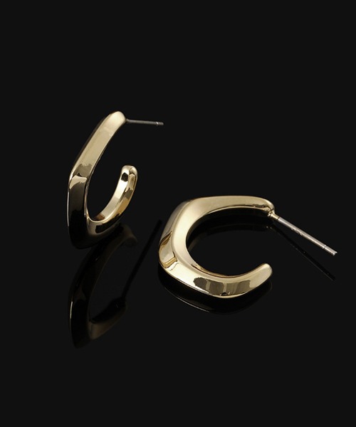 blackdia ocean(ブラックダイヤオーシャン)の「blackdia ocean 変形フープメタルピアス / イヤリング(ピアス(両耳用)・レディース・ゴールド系その他/ゴールド・FREE)」の2枚目の写真
