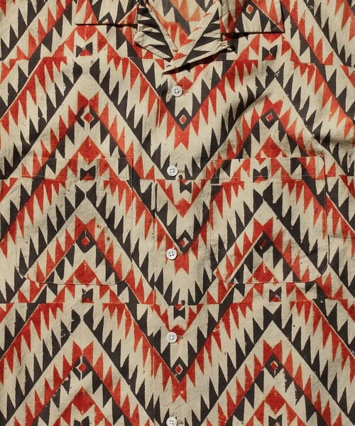 BEAMS PLUS（ビームスプラス）の「ジグザグ プリント オープンカラー シャツ（シャツ/ブラウス・メンズ・ベージュ・S/L/XL）」の4枚目の写真