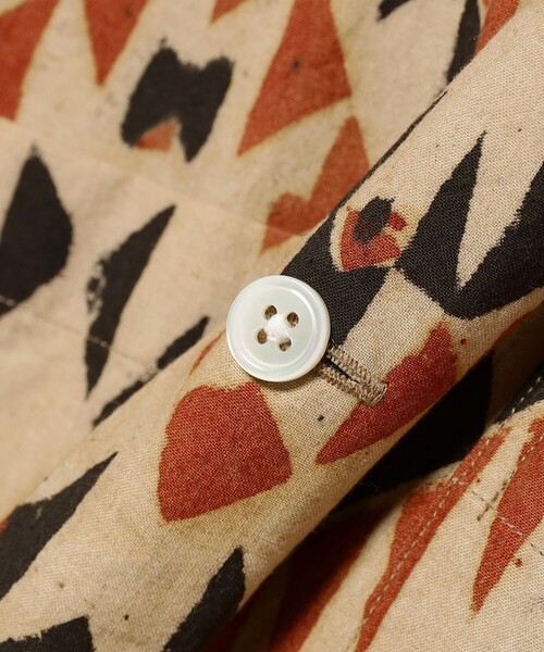 BEAMS PLUS（ビームスプラス）の「ジグザグ プリント オープンカラー シャツ（シャツ/ブラウス・メンズ・ベージュ・S/L/XL）」の13枚目の写真