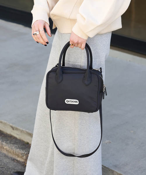 OUTDOOR PRODUCTS(アウトドアプロダクツ)の「新色追加 2WAY CUBE BAG(ショルダーバッグ・レディース・ベージュ/ブラック/カーキ/サックスブルー・FREE)」の6枚目の写真