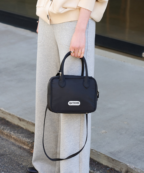 OUTDOOR PRODUCTS(アウトドアプロダクツ)の「新色追加 2WAY CUBE BAG(ショルダーバッグ・レディース・ベージュ/ブラック/カーキ/サックスブルー・FREE)」の9枚目の写真