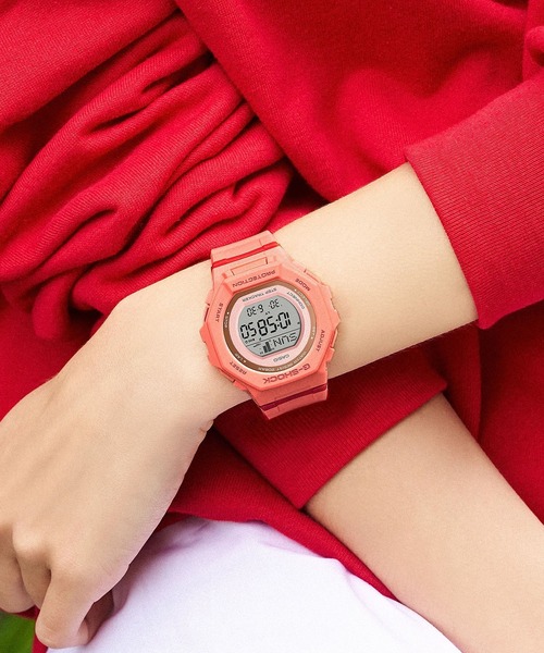 G-SHOCK(ジーショック)の「ステップトラッカー / GMD-B300SC-4JF(デジタル腕時計・レディース・コーラル・FREE)」の2枚目の写真