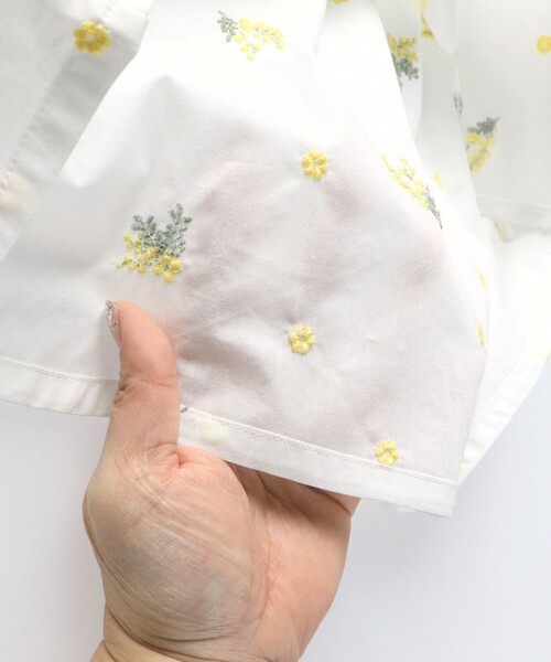 BRANSHES（ブランシェス）の「【おそろい】ミモザ刺繍チュニック（シャツ/ブラウス・キッズ・ブルー/オフホワイト・130/120/110/100/150/140/80/90）」の10枚目の写真