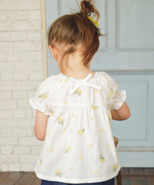 BRANSHES（ブランシェス）の「【おそろい】ミモザ刺繍チュニック（シャツ/ブラウス・キッズ・ブルー/オフホワイト・130/120/110/100/150/140/80/90）」の15枚目の写真