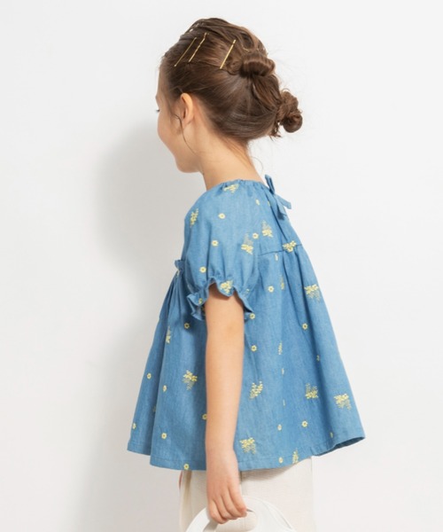 BRANSHES（ブランシェス）の「【おそろい】ミモザ刺繍チュニック（シャツ/ブラウス・キッズ・ブルー/オフホワイト・130/120/110/100/150/140/80/90）」の18枚目の写真