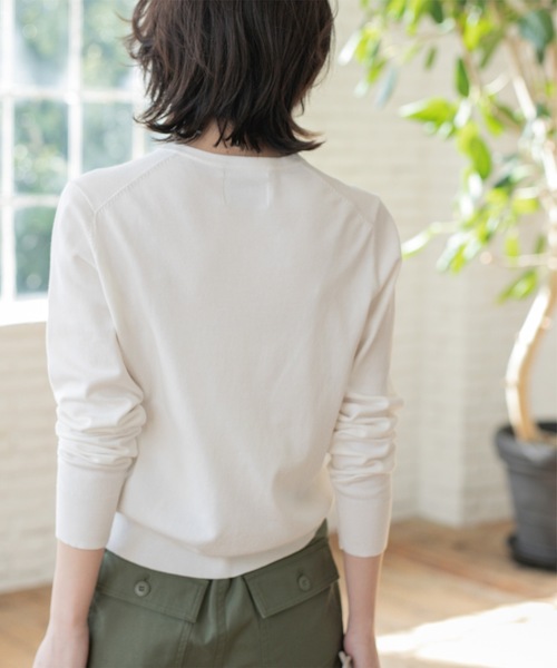 OPAQUE.CLIP（オペークドットクリップ）の「クルーネックニットカーディガン/オーガニックコットン混【UV/洗濯機洗い可】（カーディガン/ボレロ・レディース・ホワイト/ブラック/ピンク系/ネイビー・36/38/40/42）」の9枚目の写真