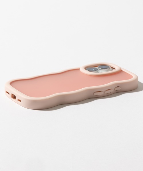 emonique(エモニーク)の「iPhoneケース カバー 滑りにくい うねうね TPUシリコン素材 マット【12/13/14/15/15p/16/16E/17/17p/Air/17e対応】(スマホケース/カバー・レディース・ピンク/ブラック/グレー・iPhone 13/iPhone 14/iPhone 16/iPhone 15/iPhone 12/iPhone 16e/iPhone 15 Pro/iPhone 17 Pro/iPhone Air/iPhone 17)」の7枚目の写真