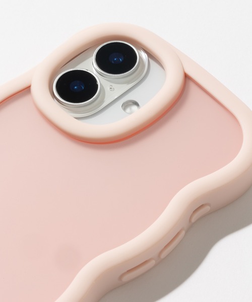 emonique(エモニーク)の「iPhoneケース カバー 滑りにくい うねうね TPUシリコン素材 マット【12/13/14/15/15p/16/16E/17/17p/Air/17e対応】(スマホケース/カバー・レディース・ピンク/ブラック/グレー・iPhone 13/iPhone 14/iPhone 16/iPhone 15/iPhone 12/iPhone 16e/iPhone 15 Pro/iPhone 17 Pro/iPhone Air/iPhone 17)」の8枚目の写真