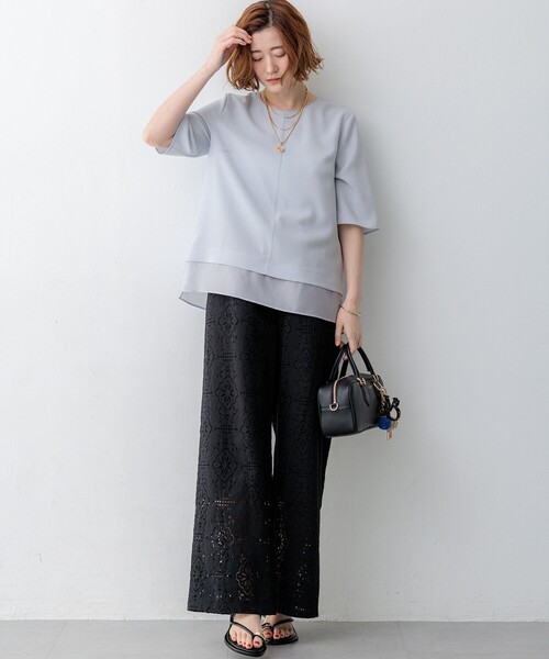 23区(ニジュウサンク)の「ストレッチジョーゼット シアーコンビ カットソー(Tシャツ/カットソー・レディース・ブラック系/ダークブラウン系/ベージュ系/ホワイト系/スモーキーグリーン系/ネイビー系/ピンク/ブルー・38)」の12枚目の写真