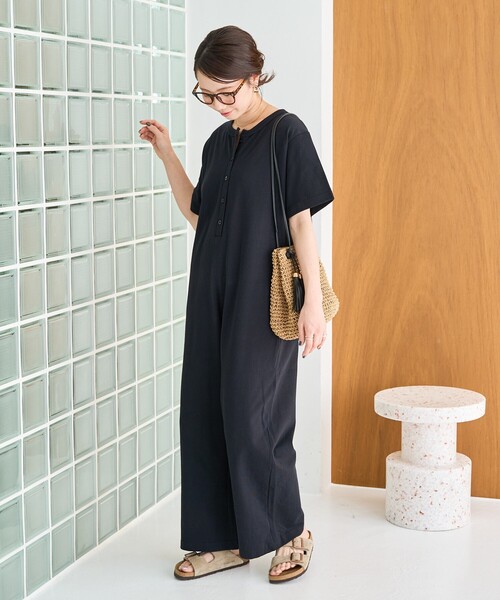 ブラックオールインワン 半袖 ボタン付き セール】限定展開 リラックス フロント ボタン 半袖