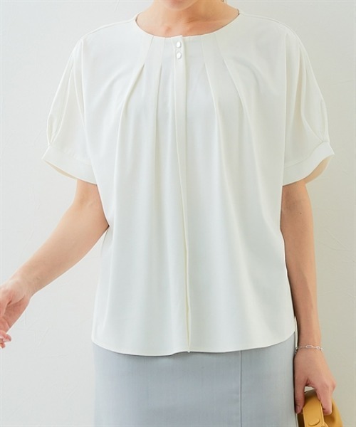 7days Life Styling(セブンデイズライフスタイリング)の「ブラウス見え シルケットポンチメタルボタンタックドルマントップス(Tシャツ/カットソー・レディース・グレイッシュベージュ/ブラック/オフホワイト・S/M/L/LL/3L/4L/5L/6L)」の11枚目の写真