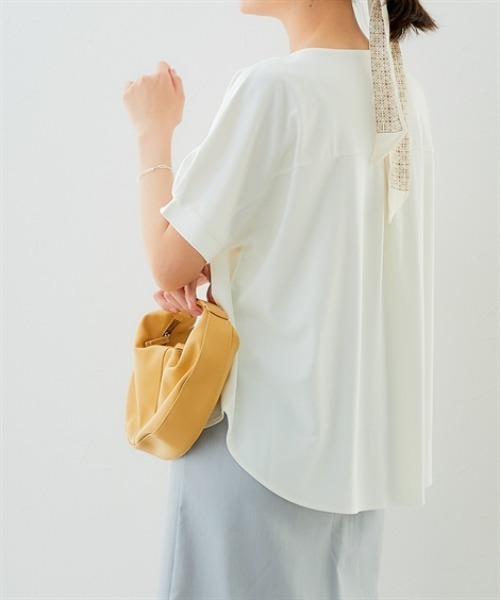 7days Life Styling(セブンデイズライフスタイリング)の「ブラウス見え シルケットポンチメタルボタンタックドルマントップス(Tシャツ/カットソー・レディース・グレイッシュベージュ/ブラック/オフホワイト・S/M/L/LL/3L/4L/5L/6L)」の13枚目の写真