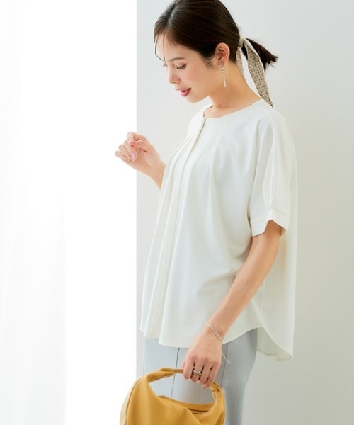 7days Life Styling(セブンデイズライフスタイリング)の「ブラウス見え シルケットポンチメタルボタンタックドルマントップス(Tシャツ/カットソー・レディース・グレイッシュベージュ/ブラック/オフホワイト・S/M/L/LL/3L/4L/5L/6L)」の15枚目の写真