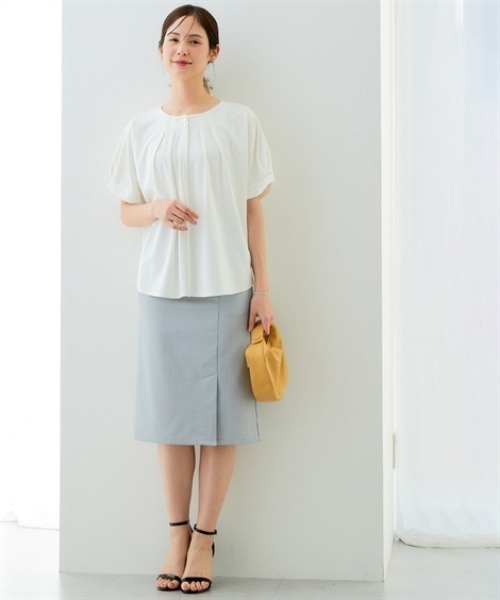7days Life Styling(セブンデイズライフスタイリング)の「ブラウス見え シルケットポンチメタルボタンタックドルマントップス(Tシャツ/カットソー・レディース・グレイッシュベージュ/ブラック/オフホワイト・S/M/L/LL/3L/4L/5L/6L)」の16枚目の写真