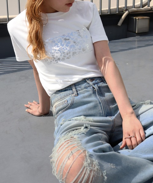 Mili affinity（ミリアフィニティー）の「マルチデザインシルバー箔プリントTシャツ（Tシャツ/カットソー・レディース・グレー系3/グレー系2/ホワイト系2/ホワイト系1/グレー系1/ホワイト系3・FREE）」の22枚目の写真