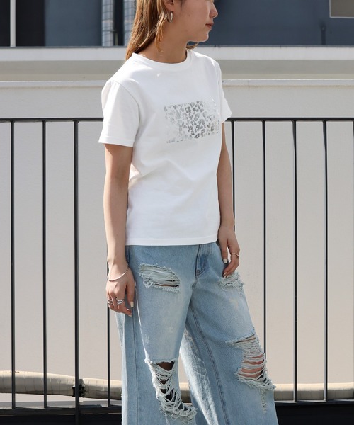 Mili affinity（ミリアフィニティー）の「マルチデザインシルバー箔プリントTシャツ（Tシャツ/カットソー・レディース・グレー系3/グレー系2/ホワイト系2/ホワイト系1/グレー系1/ホワイト系3・FREE）」の16枚目の写真