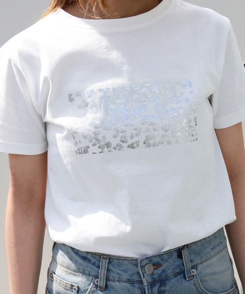 Mili affinity（ミリアフィニティー）の「マルチデザインシルバー箔プリントTシャツ（Tシャツ/カットソー・レディース・グレー系3/グレー系2/ホワイト系2/ホワイト系1/グレー系1/ホワイト系3・FREE）」の18枚目の写真