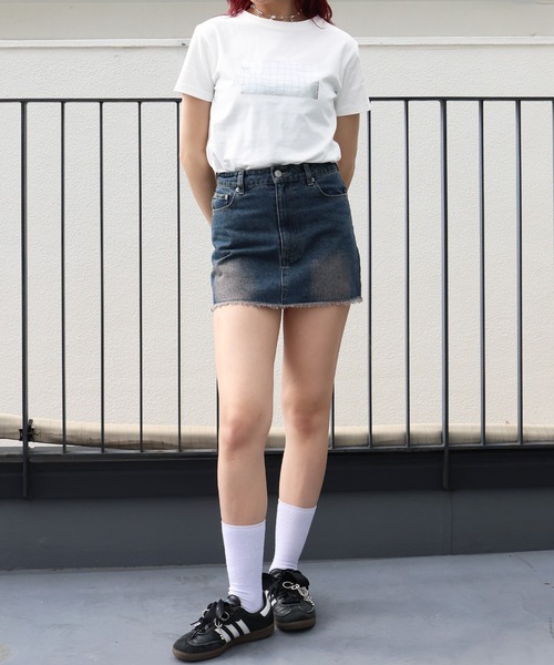 Mili affinity（ミリアフィニティー）の「マルチデザインシルバー箔プリントTシャツ（Tシャツ/カットソー・レディース・グレー系3/グレー系2/ホワイト系2/ホワイト系1/グレー系1/ホワイト系3・FREE）」の8枚目の写真