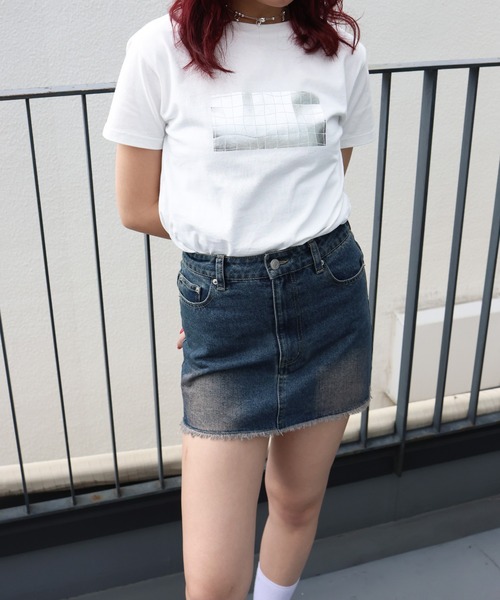 Mili affinity（ミリアフィニティー）の「マルチデザインシルバー箔プリントTシャツ（Tシャツ/カットソー・レディース・グレー系3/グレー系2/ホワイト系2/ホワイト系1/グレー系1/ホワイト系3・FREE）」の10枚目の写真