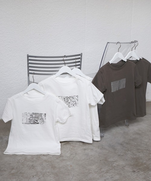 Mili affinity（ミリアフィニティー）の「マルチデザインシルバー箔プリントTシャツ（Tシャツ/カットソー・レディース・グレー系3/グレー系2/ホワイト系2/ホワイト系1/グレー系1/ホワイト系3・FREE）」の12枚目の写真