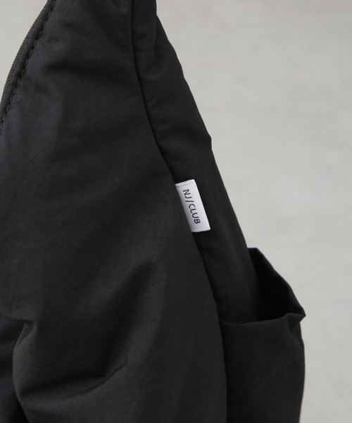 NANO universe(ナノユニバース)の「「NJ/CLUB」中綿ハーフムーンショルダーバッグ(ショルダーバッグ・メンズ・ターコイズブルー/ブラック/ベージュ/ロイヤルブルー・FREE)」の9枚目の写真