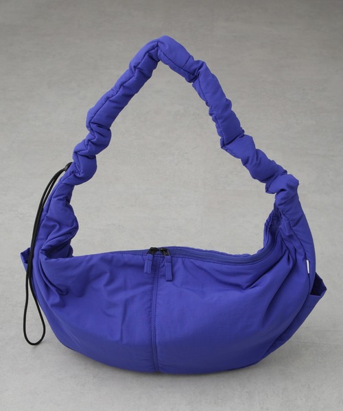 NANO universe(ナノユニバース)の「「NJ/CLUB」中綿ハーフムーンショルダーバッグ(ショルダーバッグ・メンズ・ターコイズブルー/ブラック/ベージュ/ロイヤルブルー・FREE)」の16枚目の写真