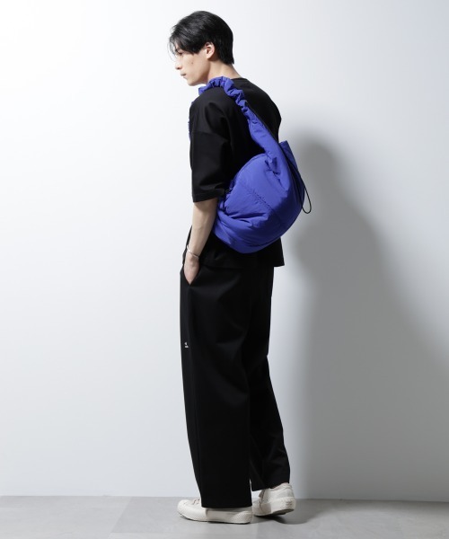 NANO universe(ナノユニバース)の「「NJ/CLUB」中綿ハーフムーンショルダーバッグ(ショルダーバッグ・メンズ・ターコイズブルー/ブラック/ベージュ/ロイヤルブルー・FREE)」の18枚目の写真