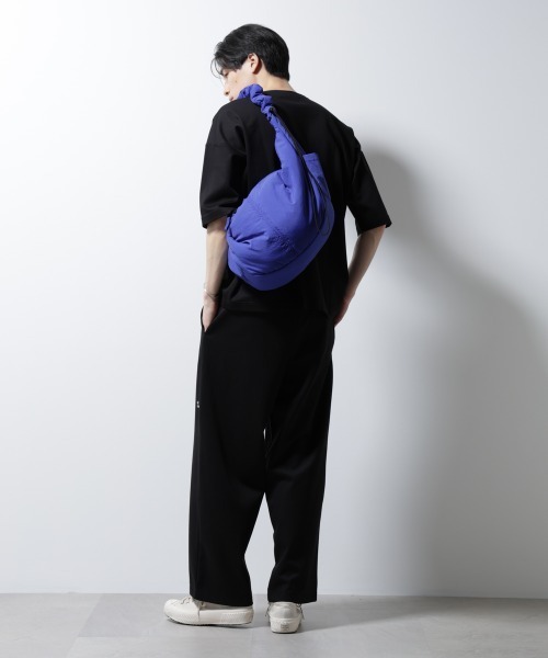 NANO universe(ナノユニバース)の「「NJ/CLUB」中綿ハーフムーンショルダーバッグ(ショルダーバッグ・メンズ・ターコイズブルー/ブラック/ベージュ/ロイヤルブルー・FREE)」の17枚目の写真