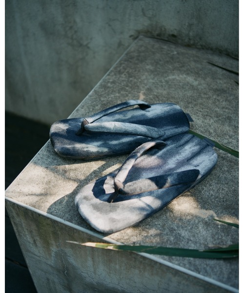 WHITE MOUNTAINEERING（ホワイトマウンテニアリング）の「【White Mountaineering / ホワイトマウンテニアリング】WM × GOYEMON UNDA（サンダル・メンズ・ブラック・L/M）」の4枚目の写真