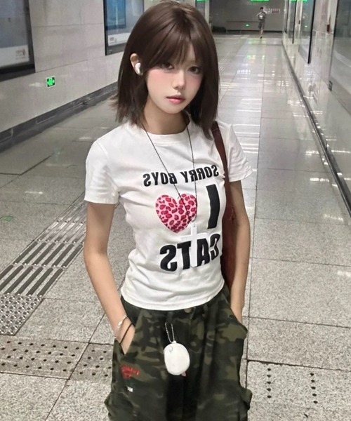 DEVICE(デバイス)の「SORRY BOYS I LOVE CATS ハート プリント 古着風 半袖 Tシャツ 韓国ファッション 韓国ストリート ストリートファッション Y2K レオパード 豹柄 ネコ(Tシャツ/カットソー・レディース・ホワイト/ホワイト系その他3/ホワイト系その他2/ブラック系その他/ホワイト系その他・FREE)」の6枚目の写真