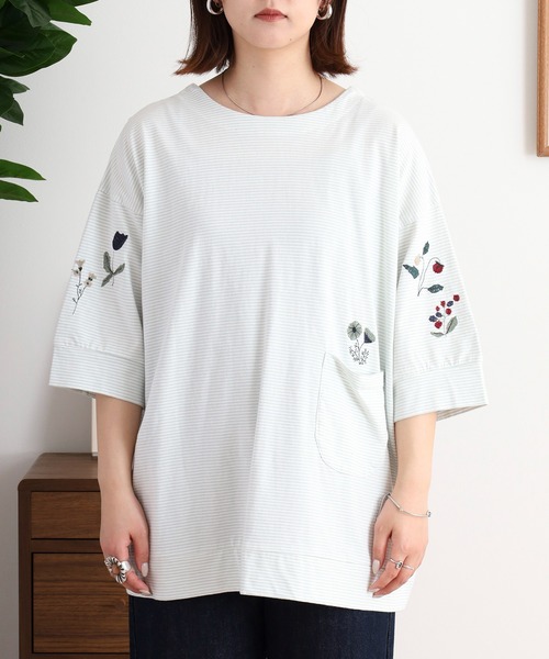 Emago(イマゴ)の「EMAGO 2WAY花刺繍カーデ(カーディガン/ボレロ・レディース・ネイビー/アイボリー/ホワイト×ブルー・FREE)」の10枚目の写真