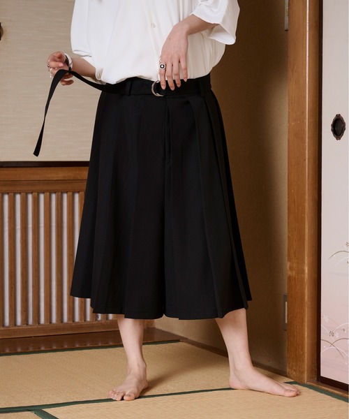 狐独(コドク)の「【狐独】ワイドプリーツショーツ(その他パンツ・メンズ・ブラック・LARGE/MEDIUM)」の6枚目の写真