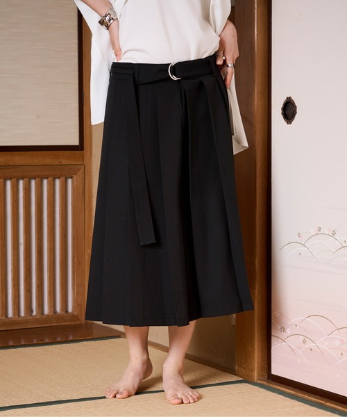 狐独(コドク)の「【狐独】ワイドプリーツショーツ(その他パンツ・メンズ・ブラック・LARGE/MEDIUM)」の2枚目の写真