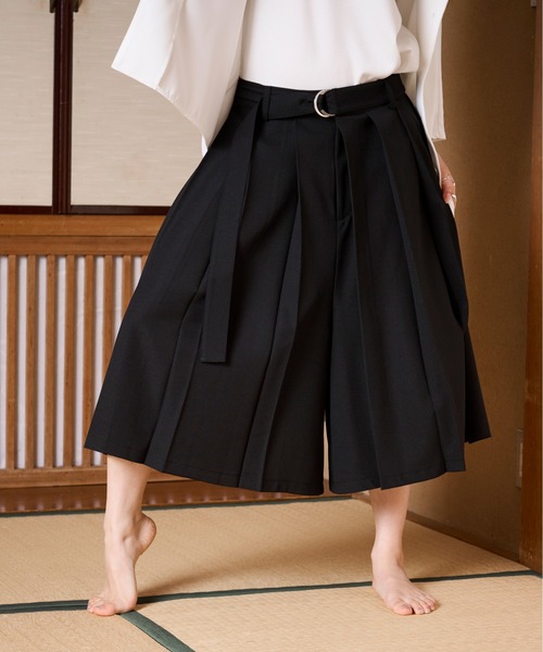 狐独(コドク)の「【狐独】ワイドプリーツショーツ(その他パンツ・メンズ・ブラック・LARGE/MEDIUM)」の4枚目の写真